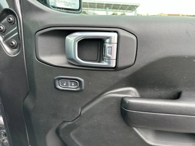 Used 2023 Jeep Gladiator Sport AWD/4WD image 18