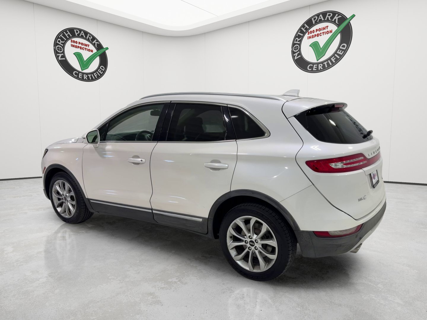 Used 2015 Lincoln MKC FWD w/ Equipment Group 101A Select image 3