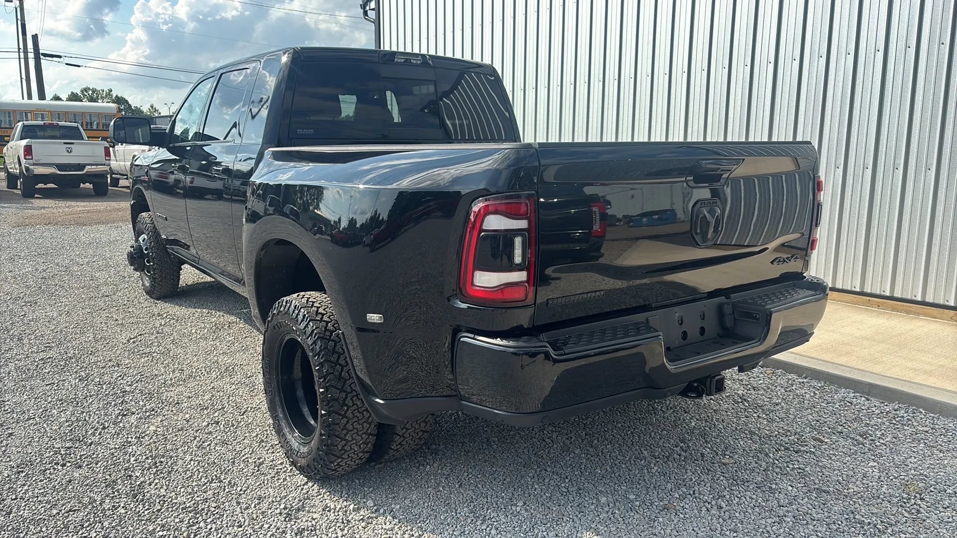 Used 2022 RAM 3500 Big Horn w/ Level C Equiment Group AWD/4WD image 3