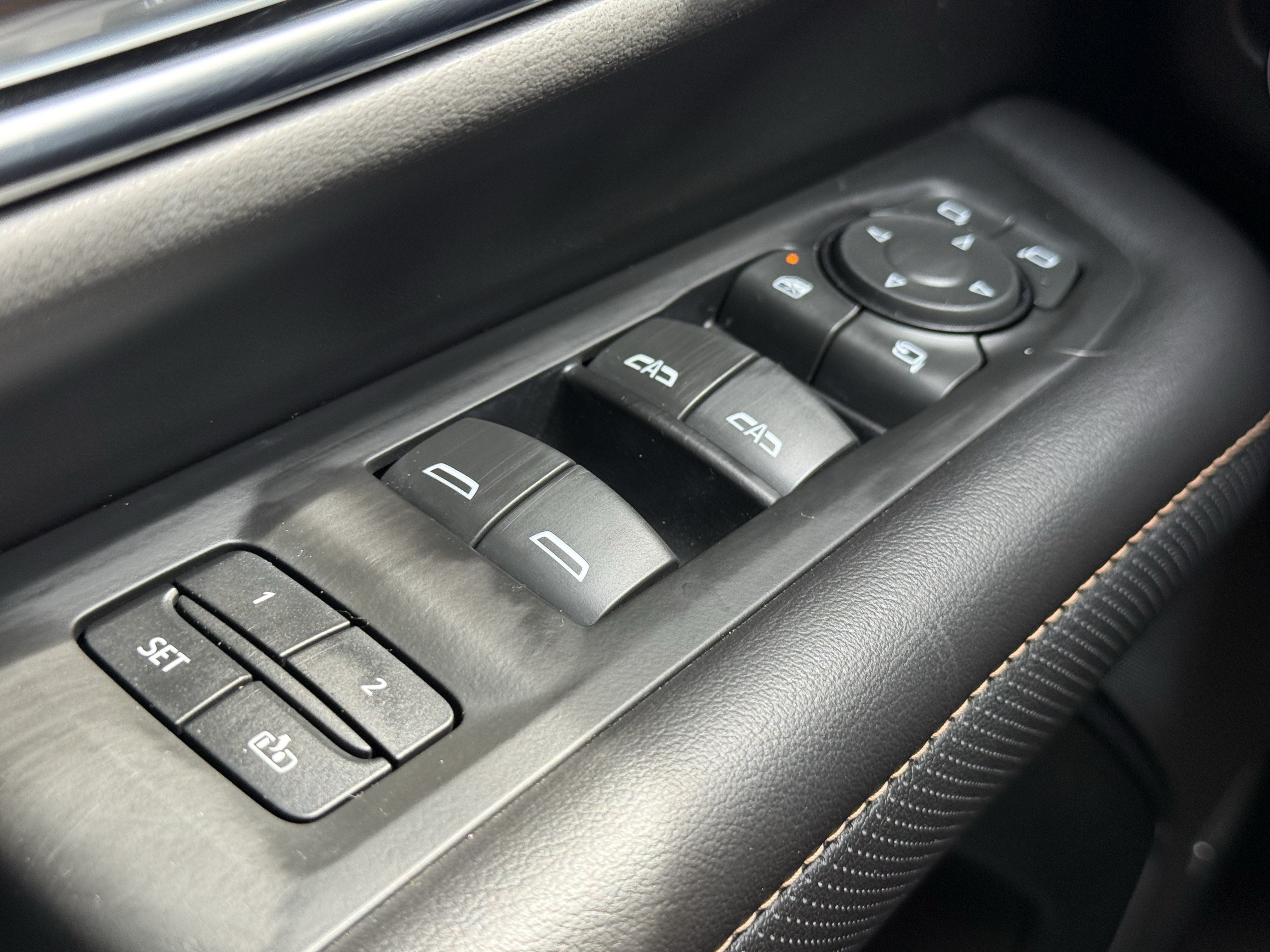 Used 2023 GMC Yukon XL AT4 w/ AT4 Premium Package AWD/4WD image 26