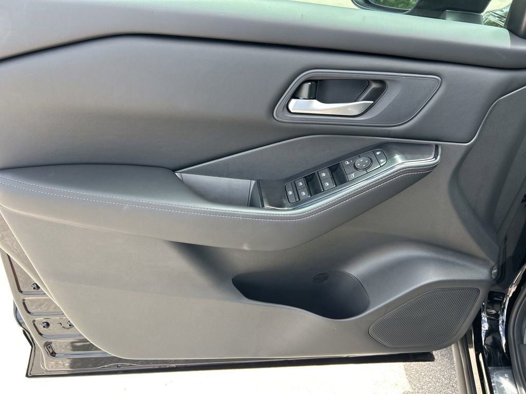 New 2026 Nissan Rogue SV image 18