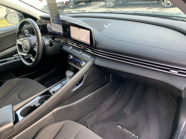 Certified 2023 Hyundai Elantra SEL w/ Convenience Package FWD image 11