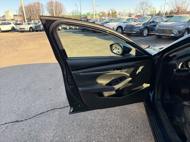 Used 2021 MAZDA MAZDA3 s image 24