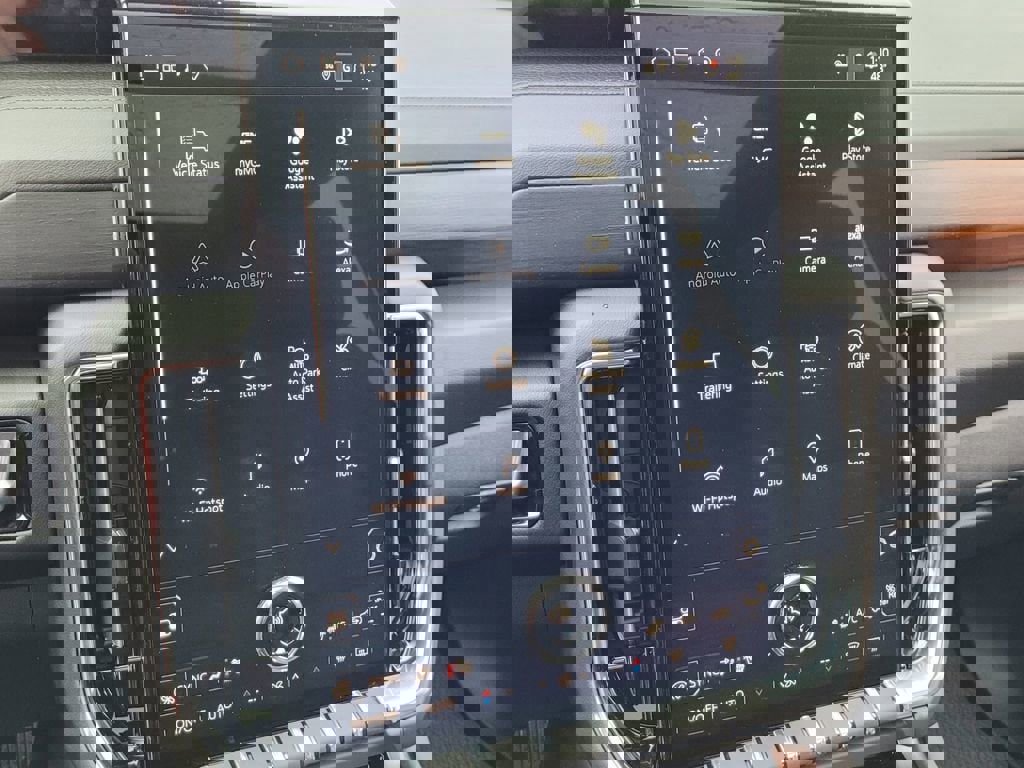 New 2025 GMC Yukon Denali w/ Denali Reserve Package image 16