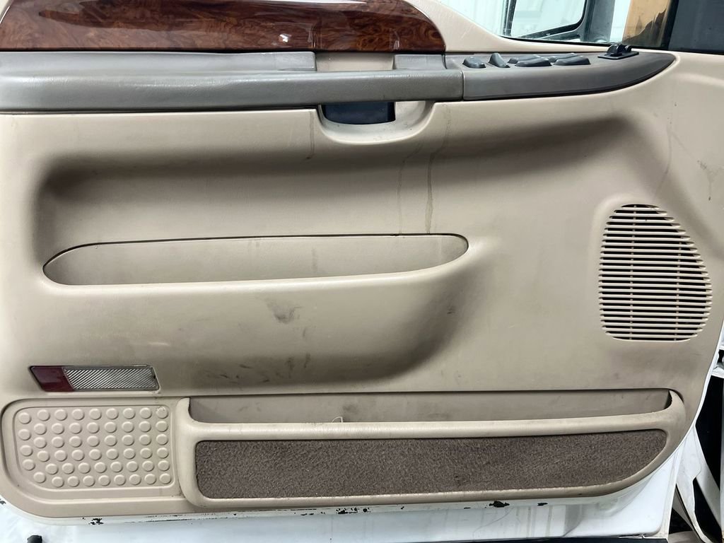 Used 2000 Ford Excursion Limited AWD/4WD image 19