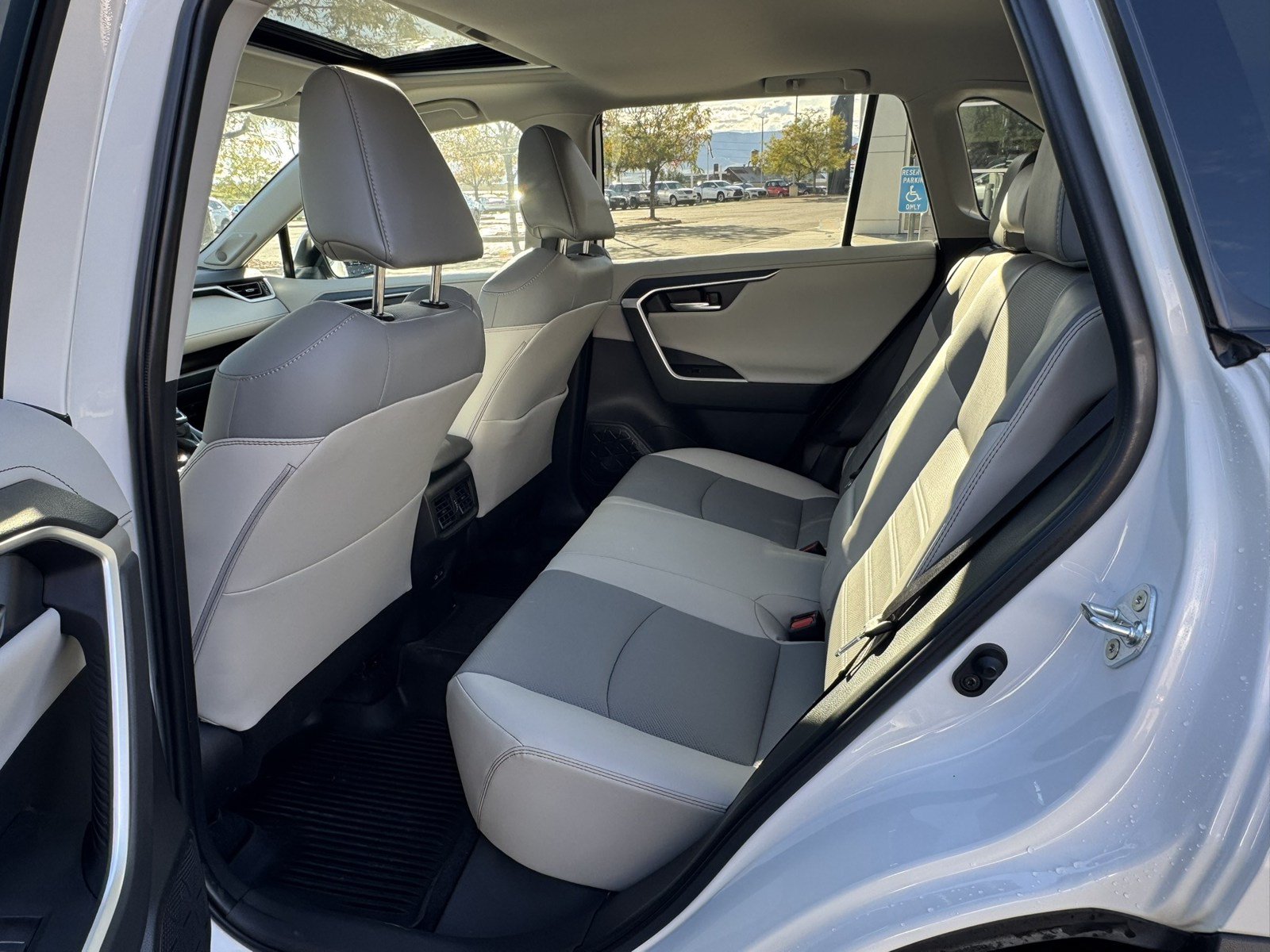 Used 2023 Toyota RAV4 Limited AWD/4WD image 17