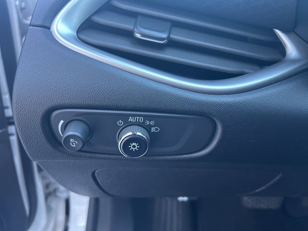 Used 2023 Chevrolet Malibu LT image 5