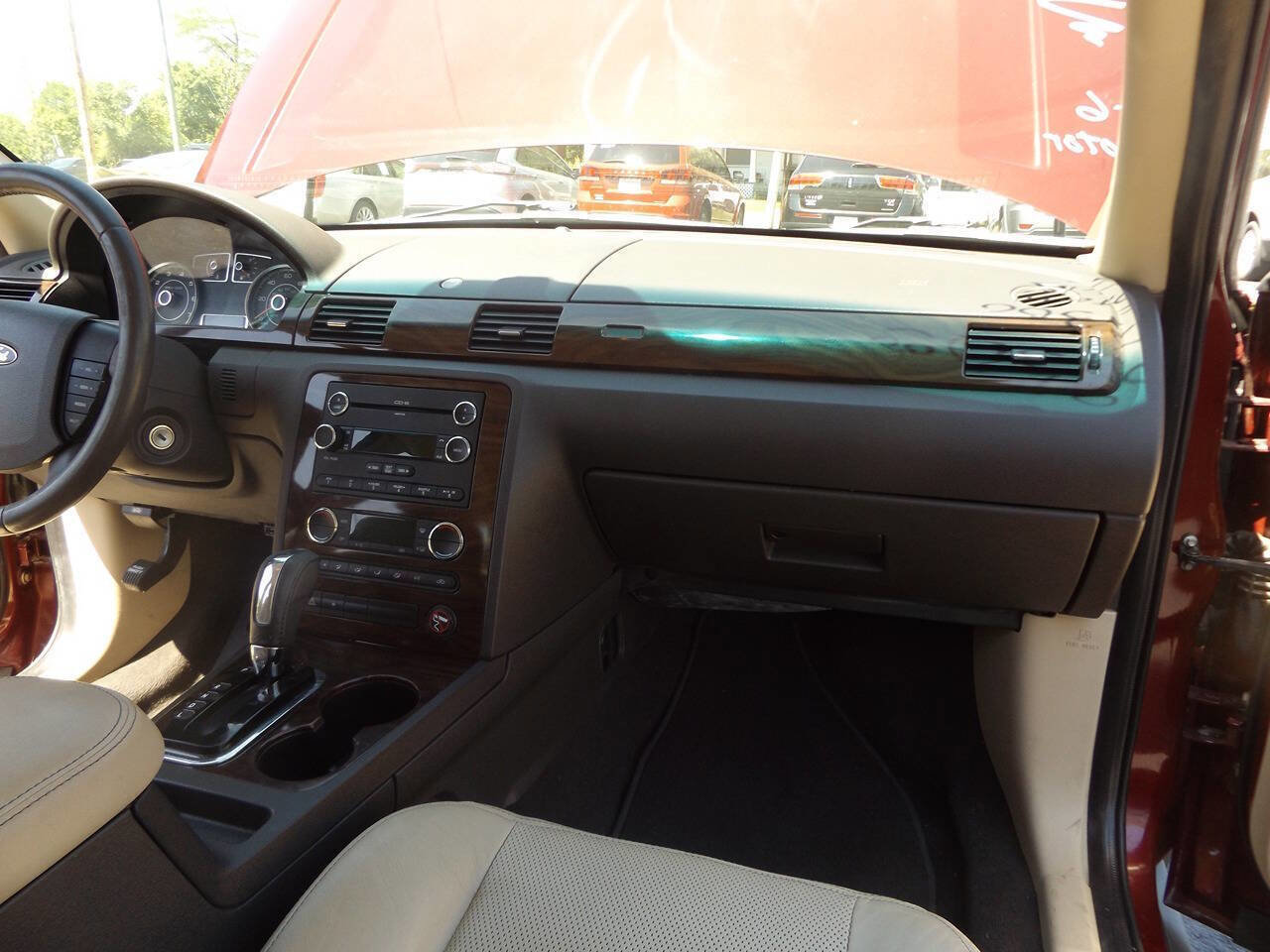 Used 2008 Ford Taurus SEL FWD image 25
