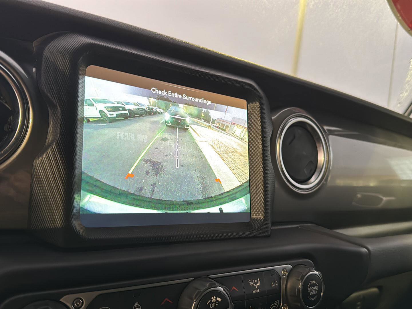 Used 2022 Jeep Wrangler Unlimited Sahara w/ Cold Weather Group image 24