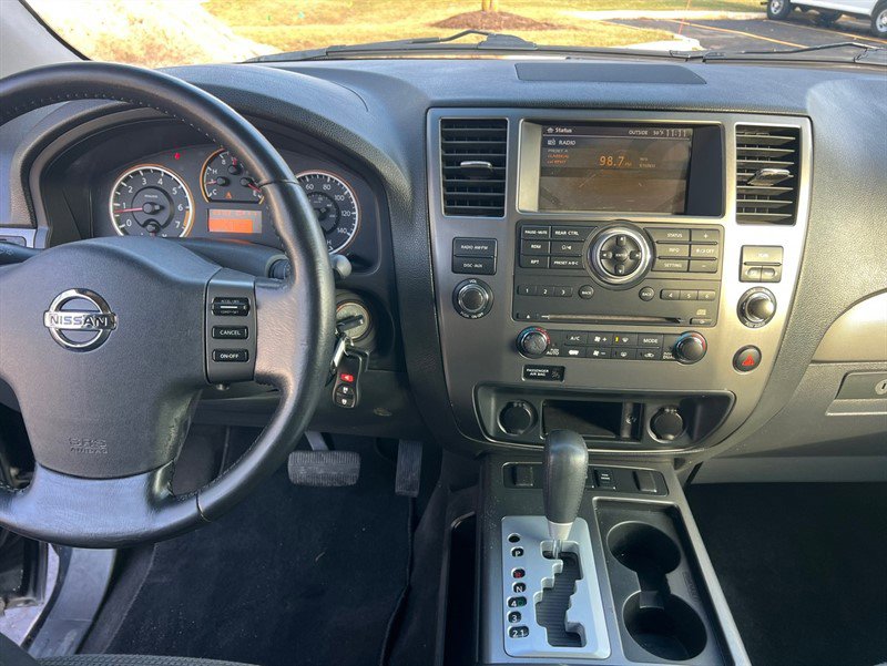 Used 2010 Nissan Armada SE image 30