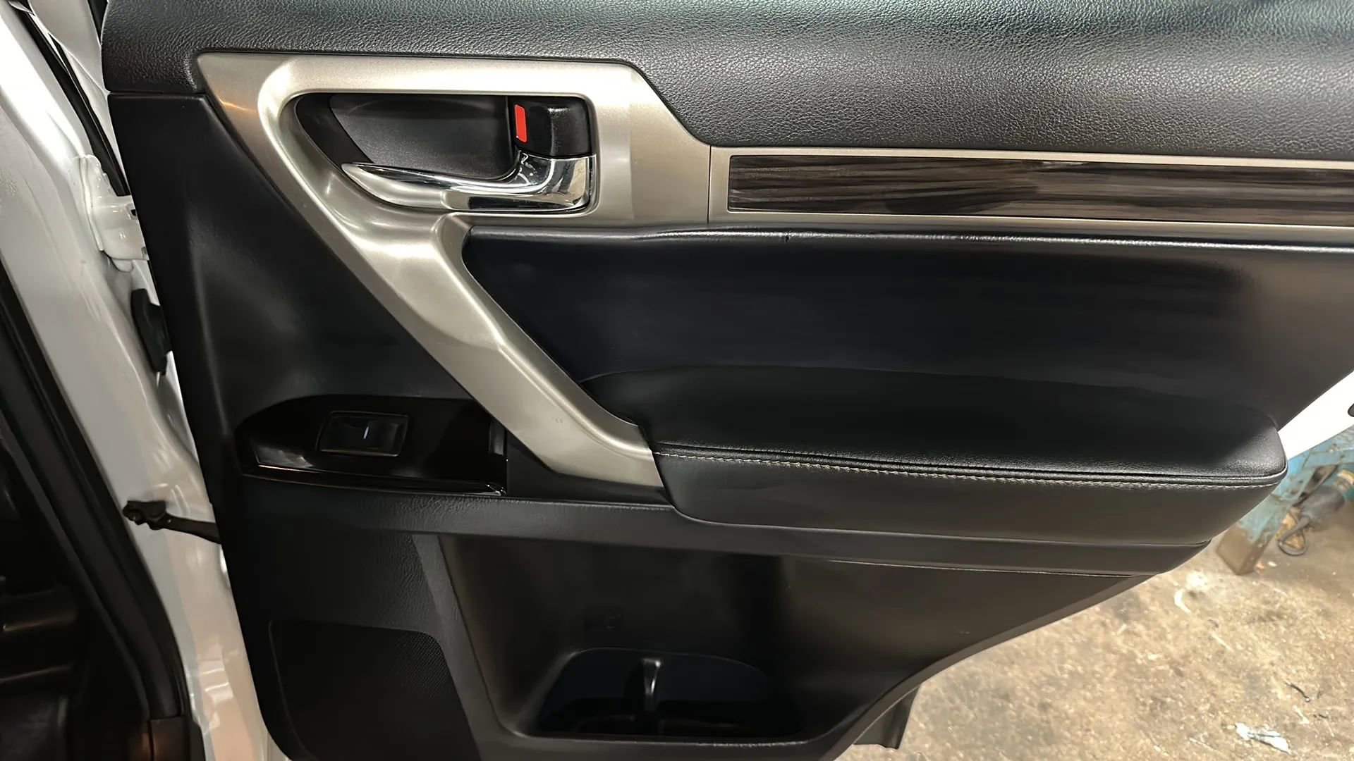 Used 2014 Lexus GX 460 image 17