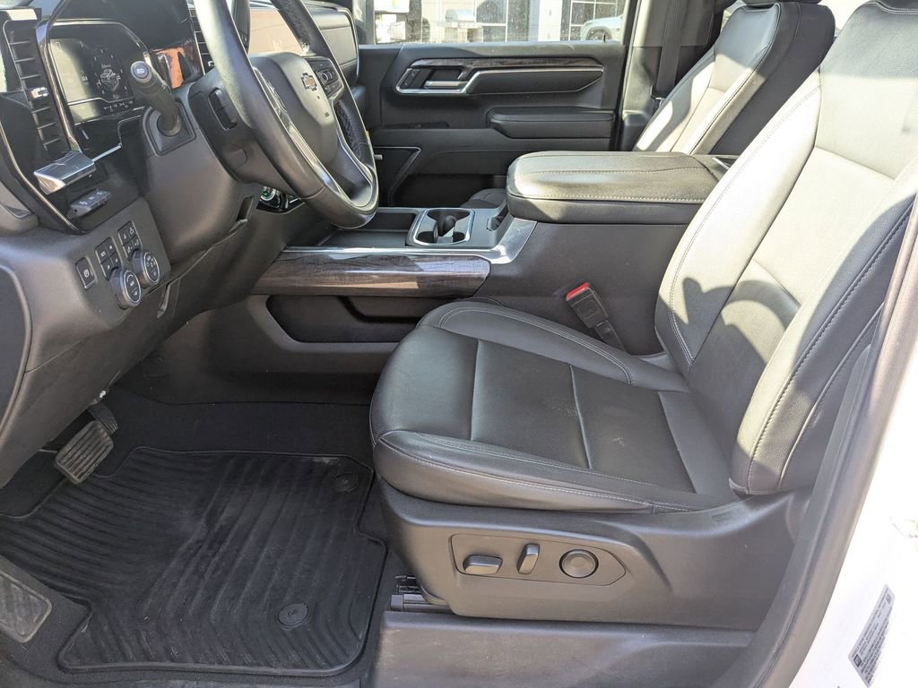 Used 2024 Chevrolet Silverado 2500 LTZ w/ LTZ Plus Package AWD/4WD image 15