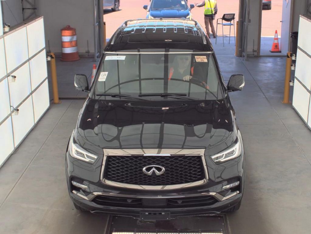 Used 2024 INFINITI QX80 Sensory AWD/4WD image 2