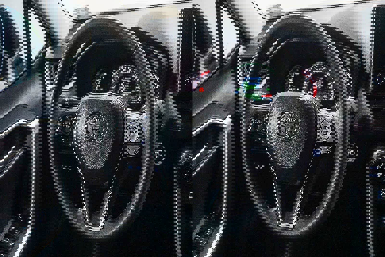 Certified 2025 Toyota RAV4 XLE w/ Convenience Package image 18