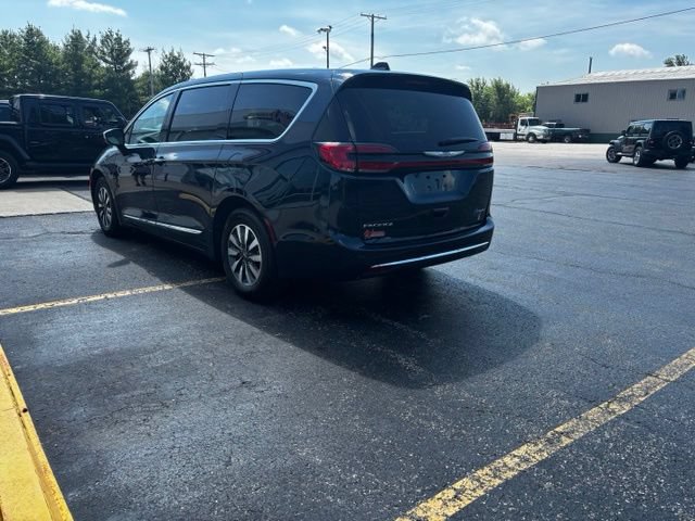 Used 2023 Chrysler Pacifica Limited FWD image 6