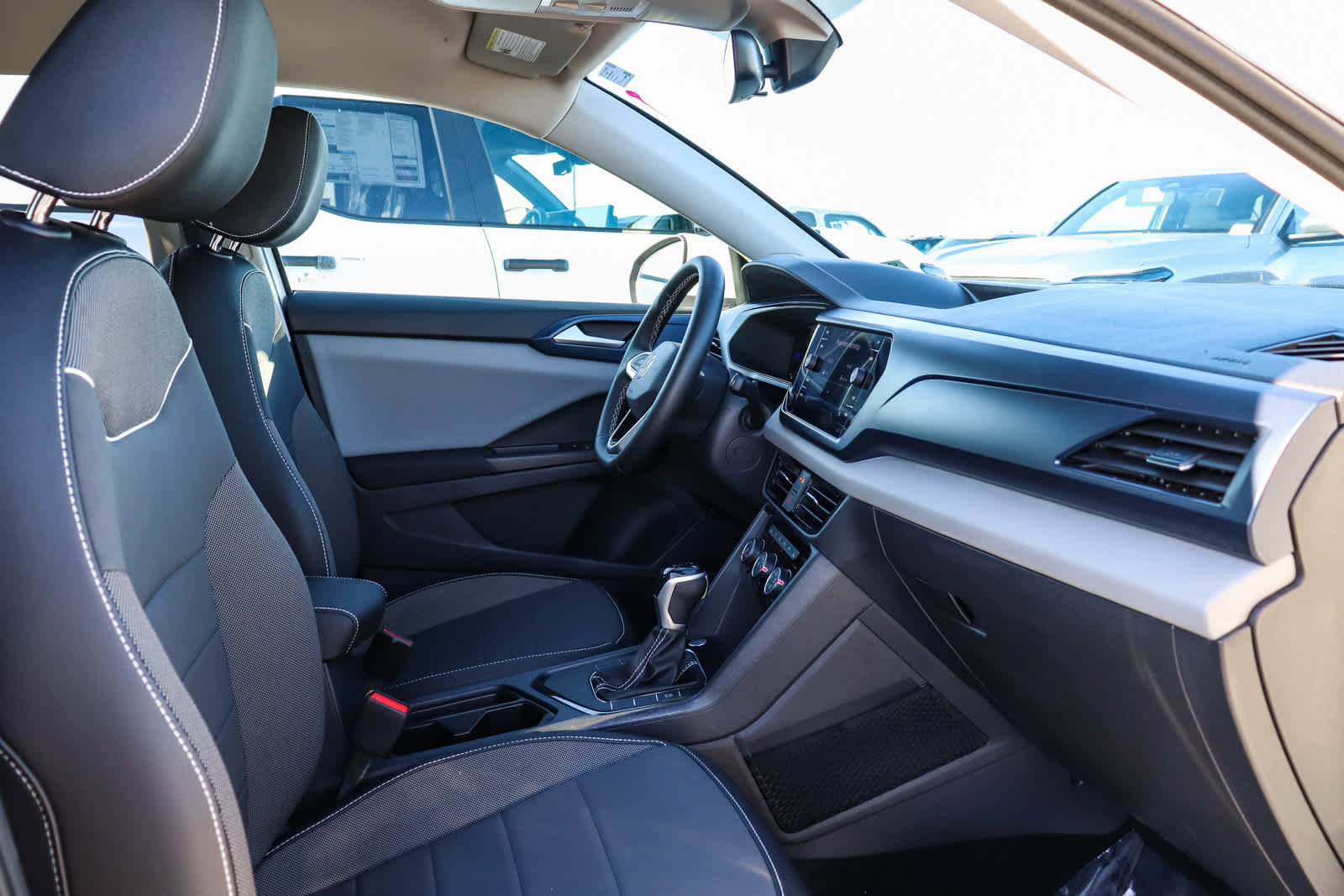 Used 2023 Volkswagen Taos SE image 17