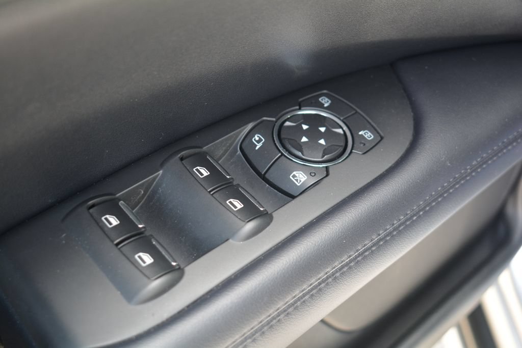 Used 2018 Lincoln MKZ Select w/ Select Plus Package AWD/4WD image 9