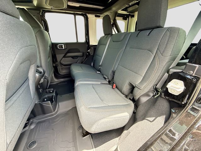 New 2026 Jeep Wrangler Unlimited Sahara AWD/4WD image 16
