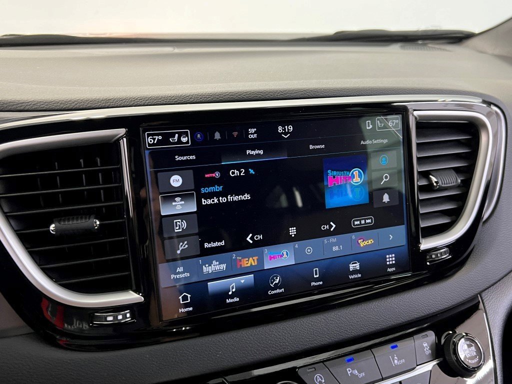 New 2026 Chrysler Voyager LX image 27