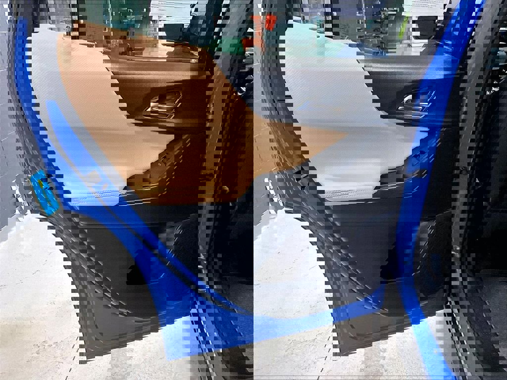 Used 2025 Chevrolet Equinox ACTIV w/ Safety and Technology Package AWD/4WD image 21