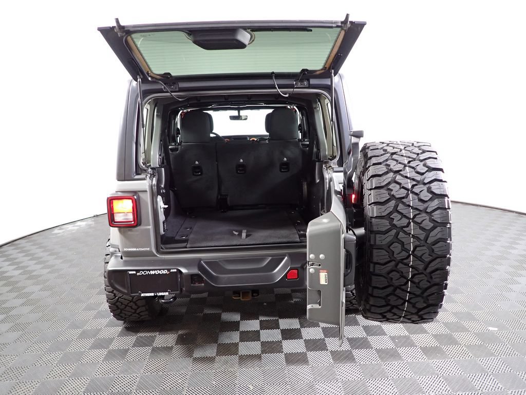 Used 2022 Jeep Wrangler Unlimited Sahara AWD/4WD image 15