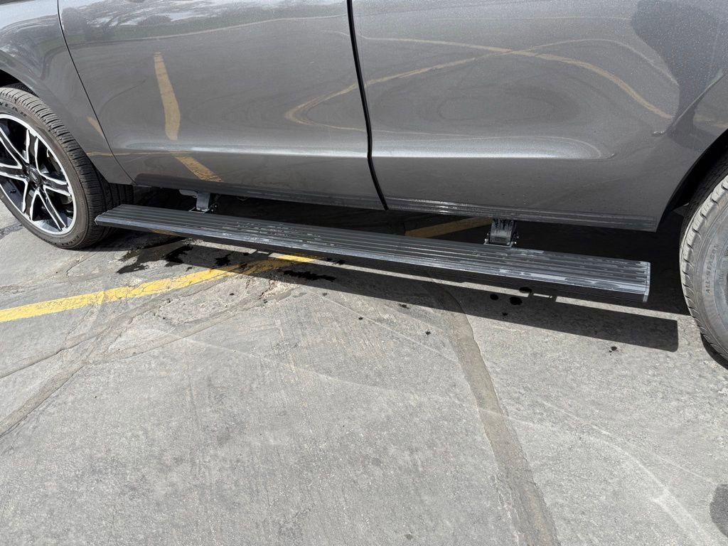 Used 2019 Ford Expedition Limited w/ Equipment Group 303A image 9