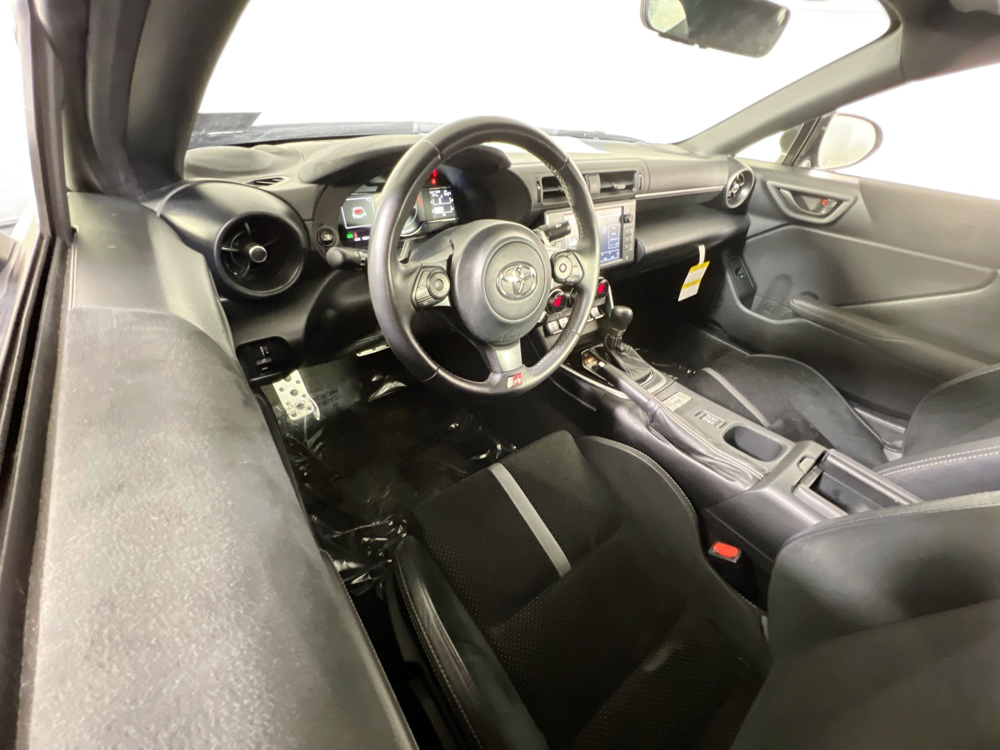 Used 2024 Toyota GR86 Premium image 23