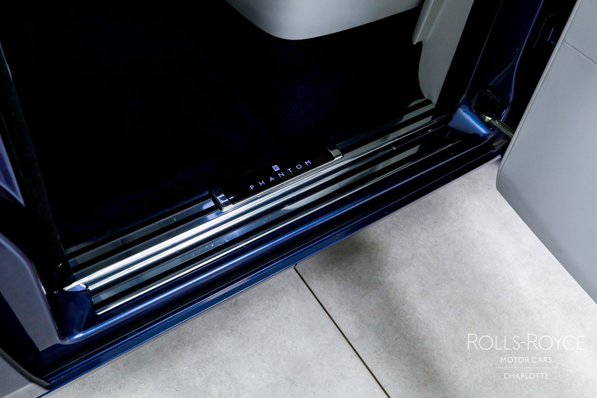 Used 2019 Rolls-Royce Phantom Sedan image 25