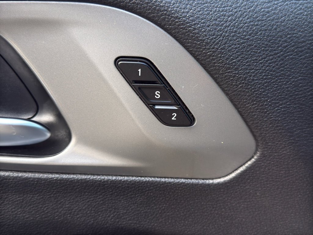 Used 2025 Chrysler Pacifica Select FWD image 10