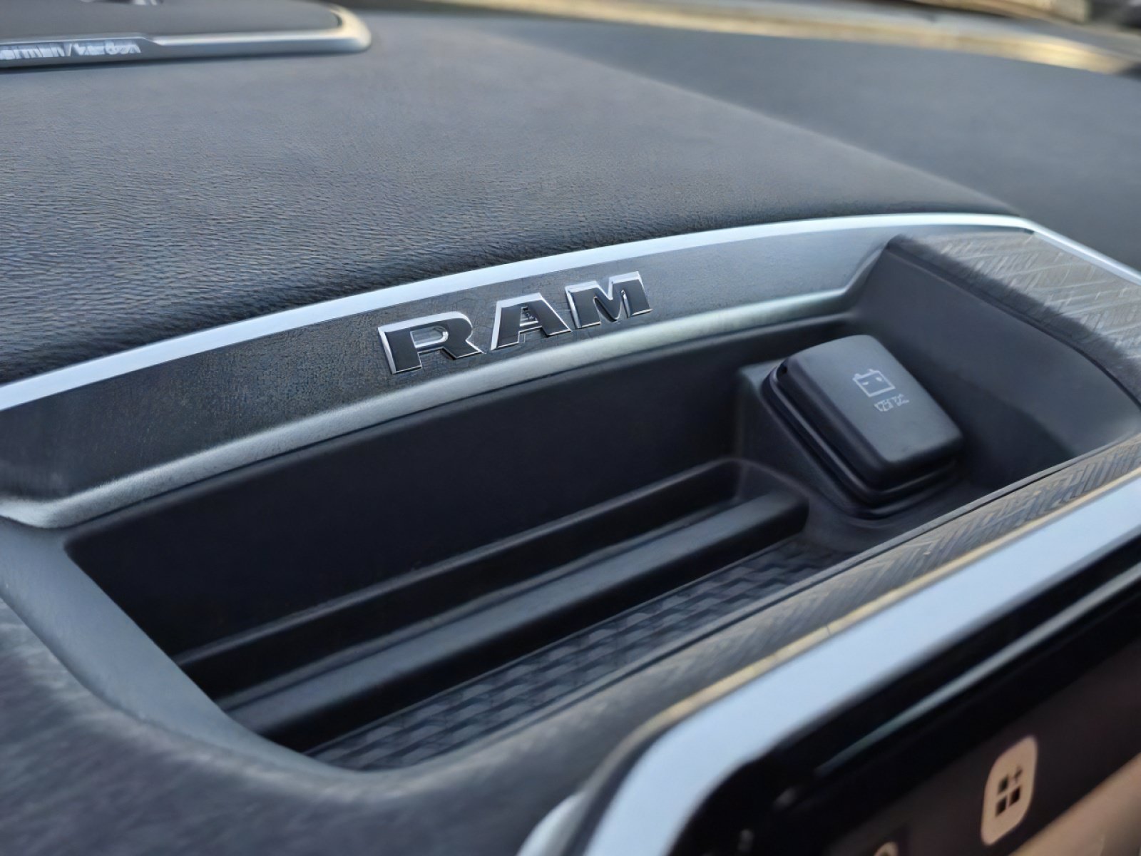 New 2025 RAM 2500 Laramie AWD/4WD image 28