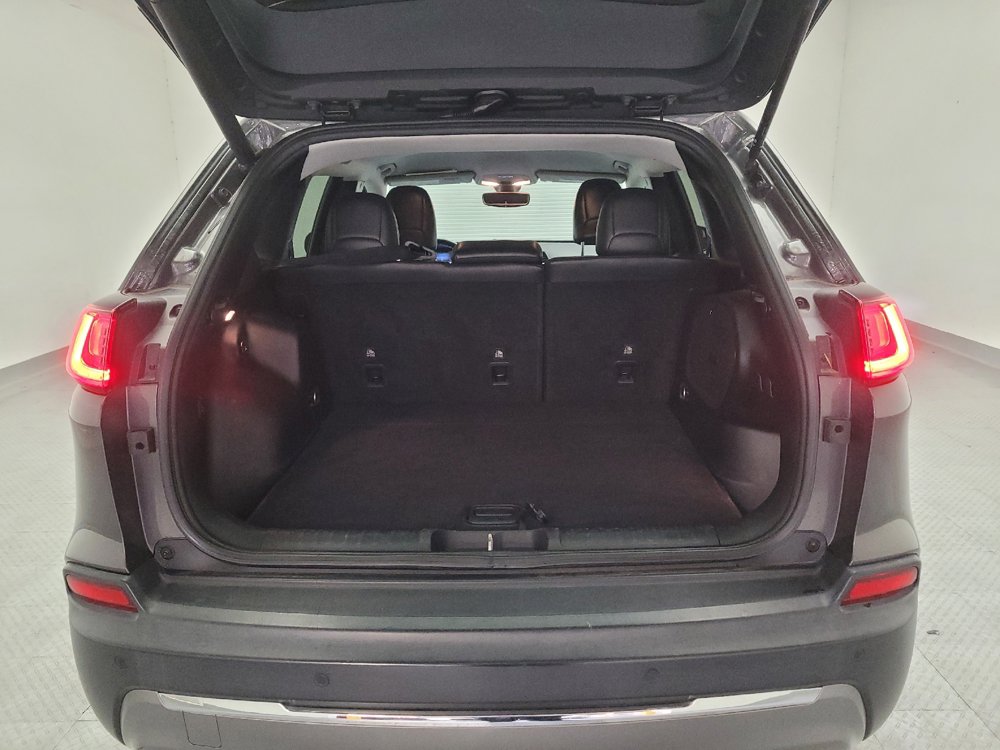 Used 2020 Jeep Cherokee Limited FWD image 29