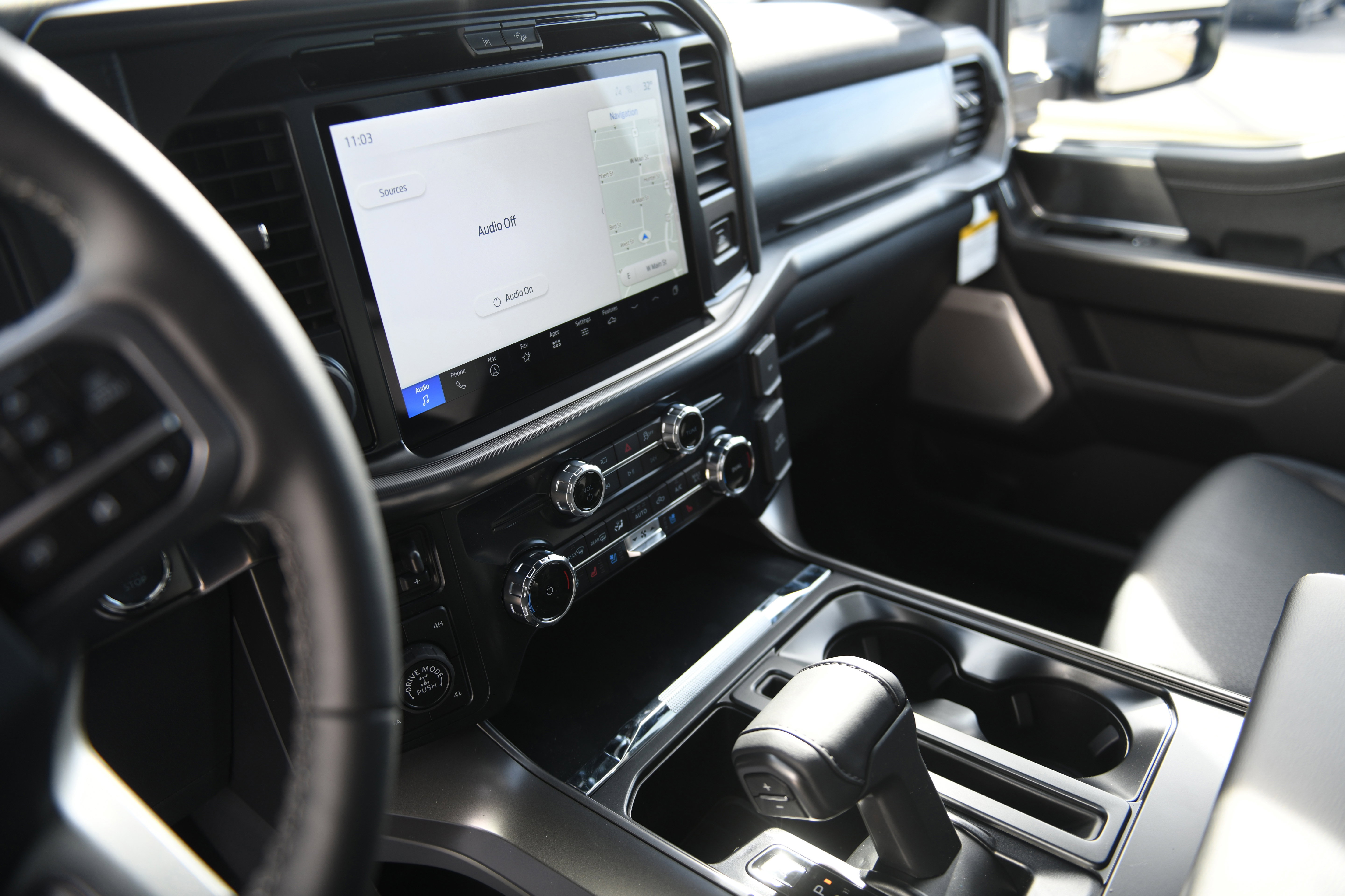 New 2025 Ford F150 Lariat w/ Equipment Group 502A High image 30