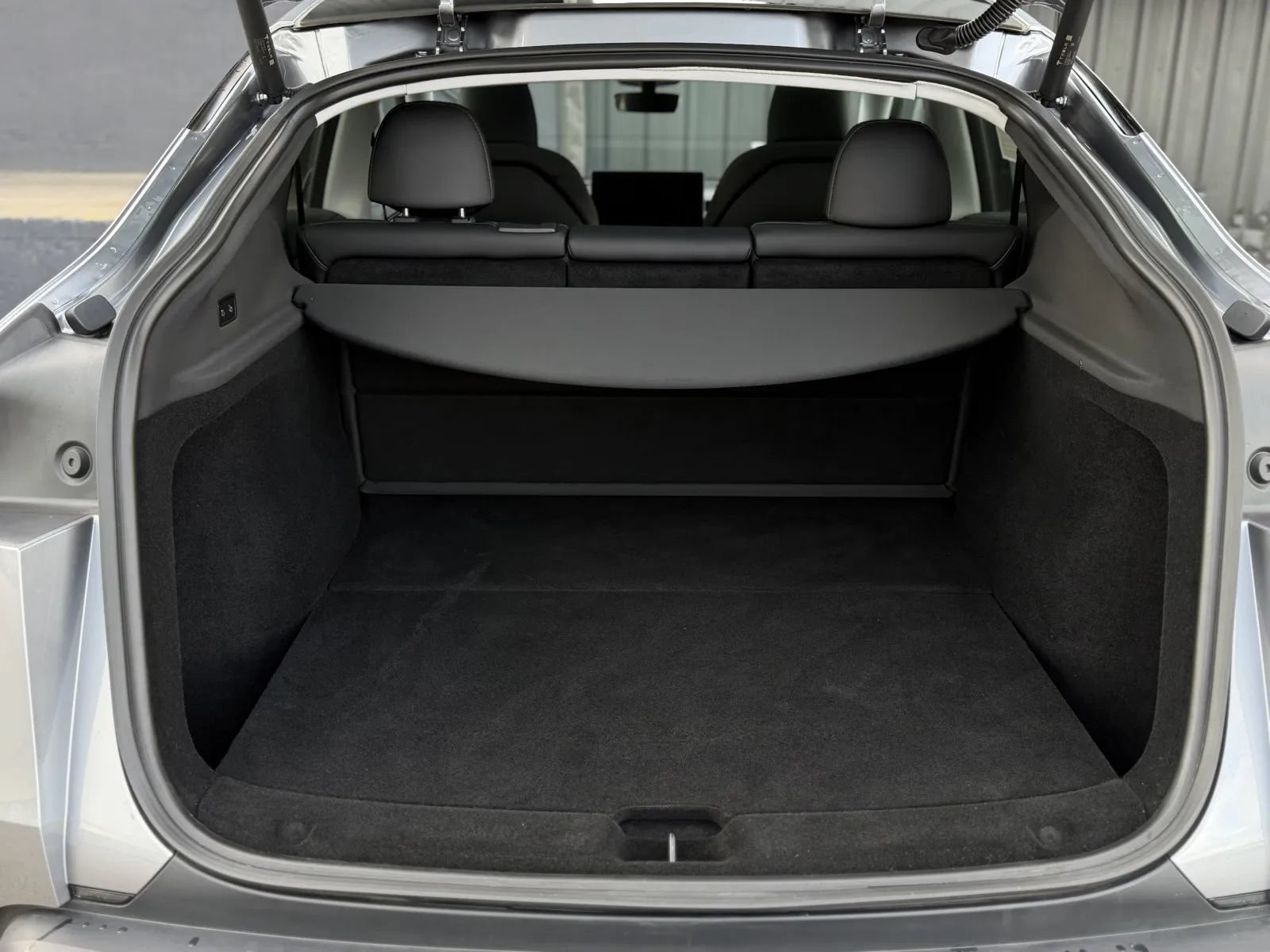 Used 2026 Tesla Model Y Long Range RWD image 17