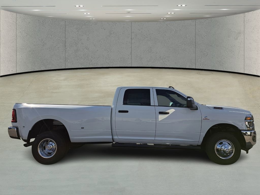New 2026 RAM 3500 Tradesman AWD/4WD image 4