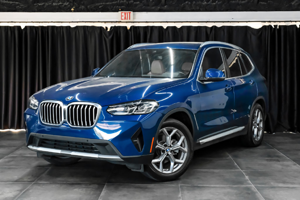 Used 2023 BMW X3 xDrive30i w/ Convenience Package AWD/4WD image 3