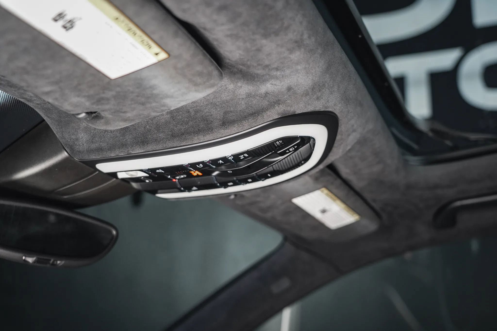 Used 2015 Porsche Cayenne Turbo image 73