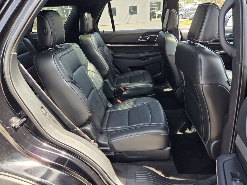 Used 2018 Ford Explorer Platinum image 15