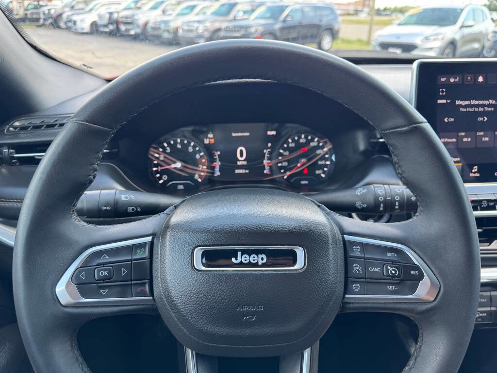 Used 2023 Jeep Compass Limited image 18