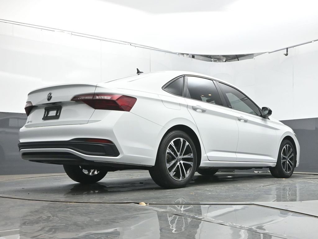 Used 2023 Volkswagen Jetta Sport image 35