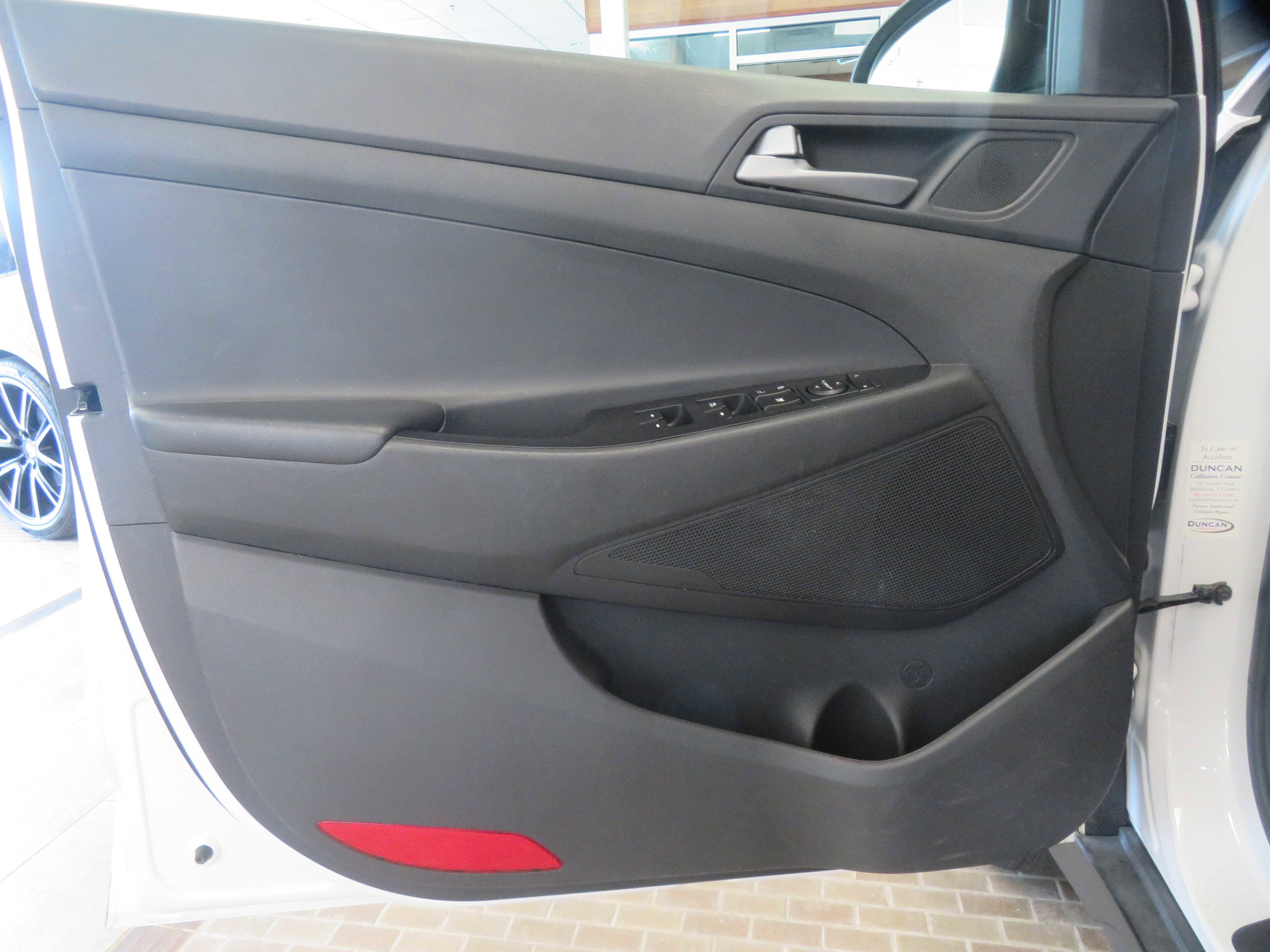 Used 2017 Hyundai Tucson Night AWD/4WD image 13