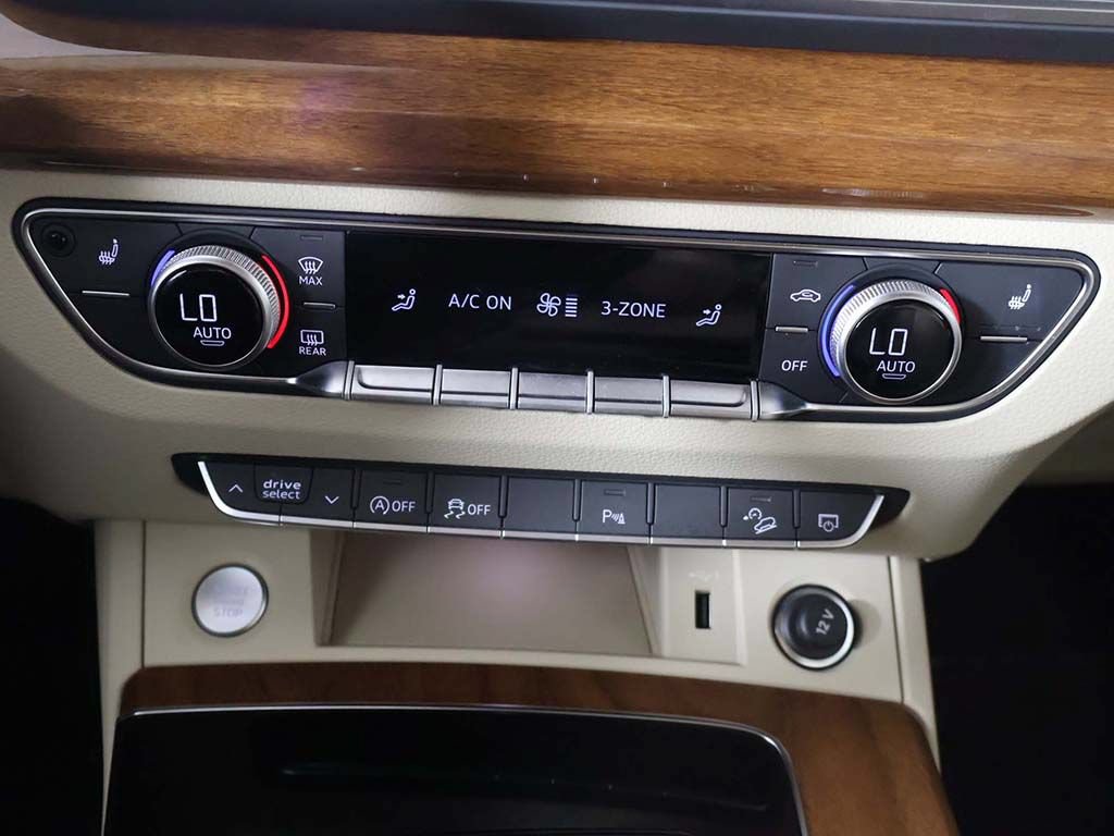 Used 2023 Audi Q5 2.0T Premium w/ Convenience Package AWD/4WD image 47