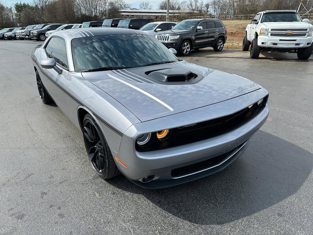 Used 2016 Dodge Challenger R/T RWD image 6