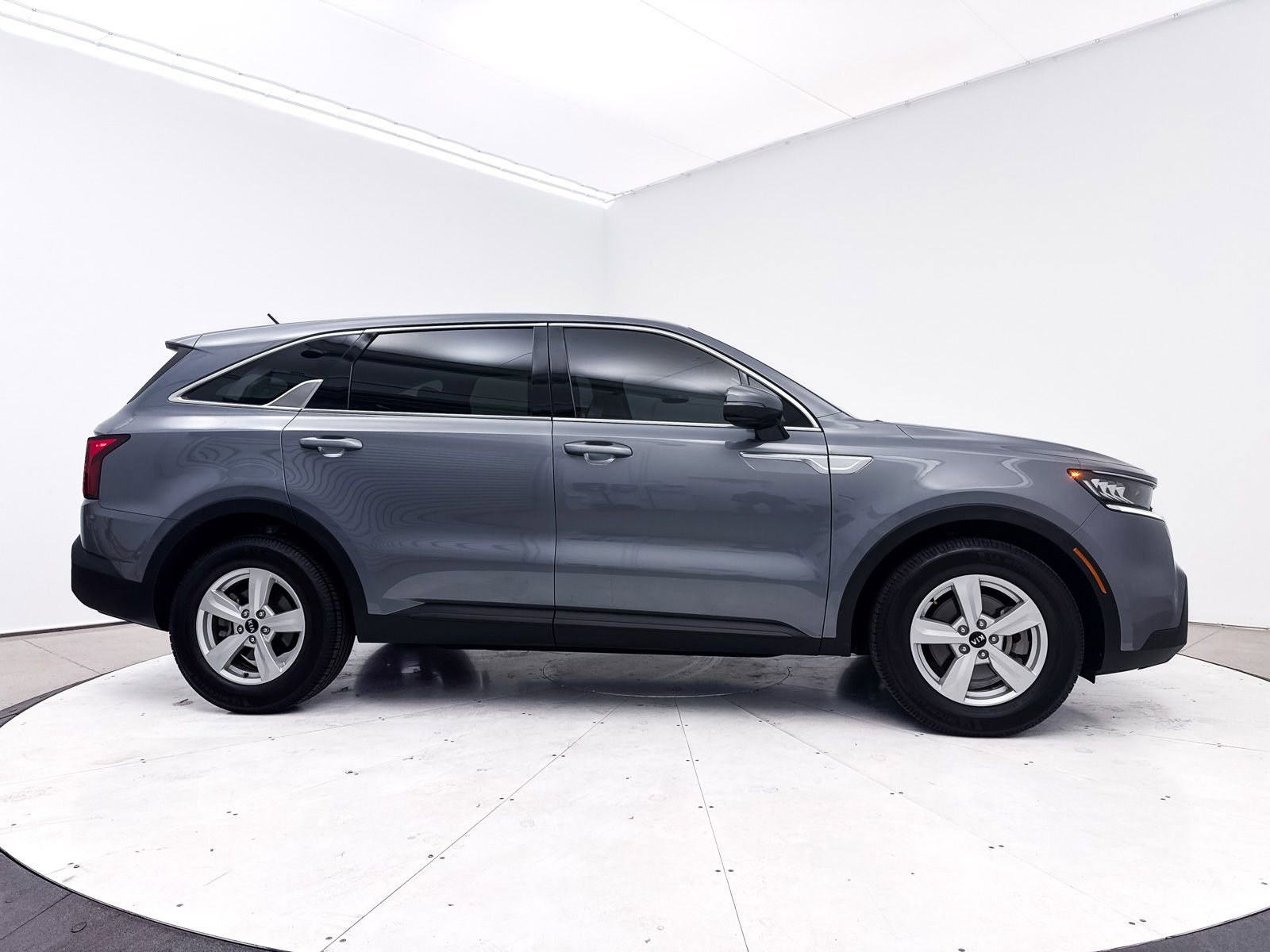 Used 2021 Kia Sorento LX image 37