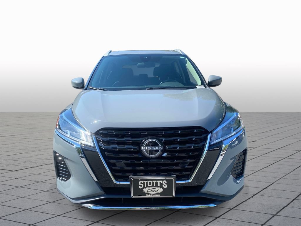 Used 2023 Nissan Kicks SV FWD image 2