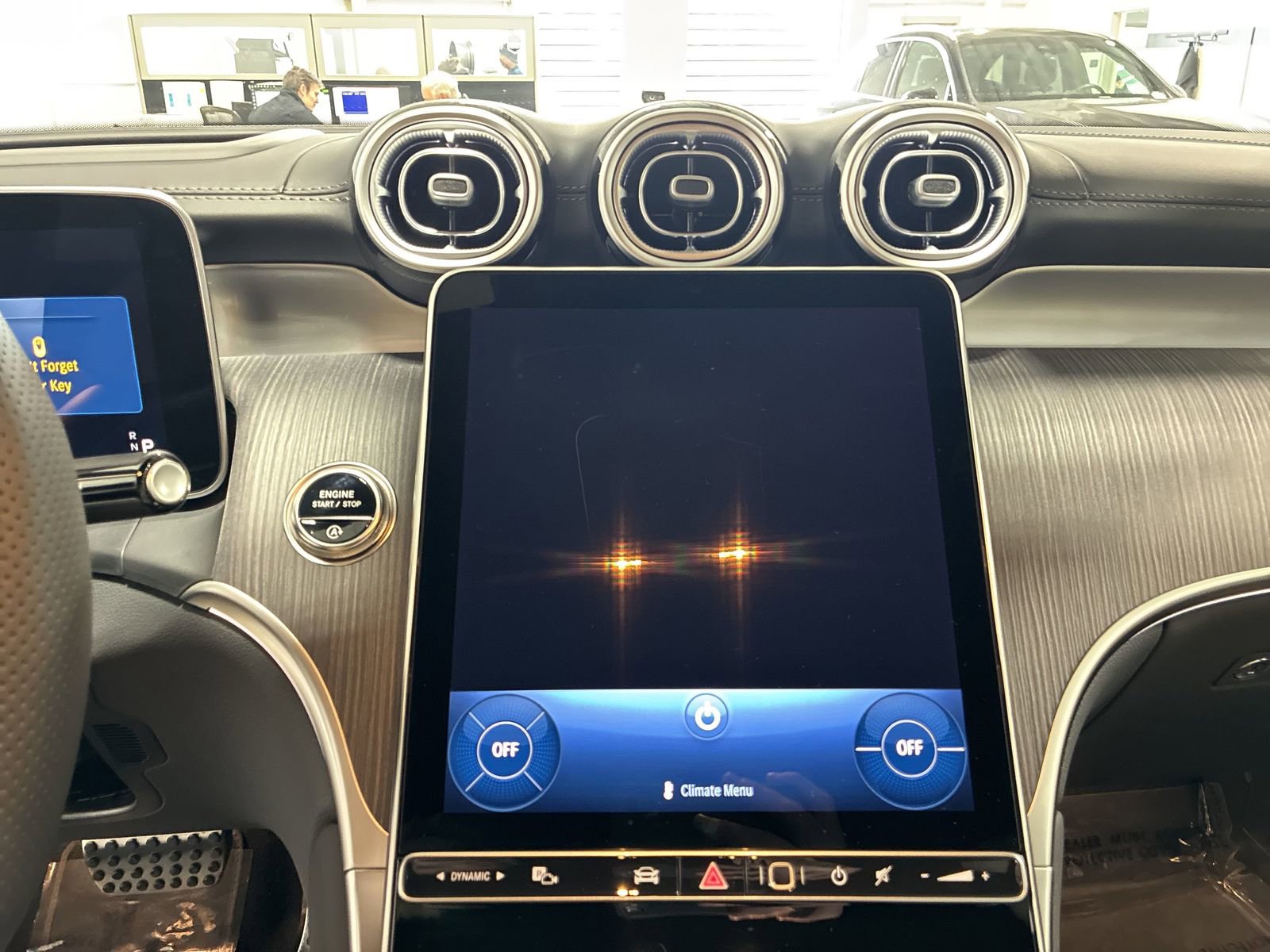 New 2025 Mercedes-Benz GLC 300 4MATIC image 9