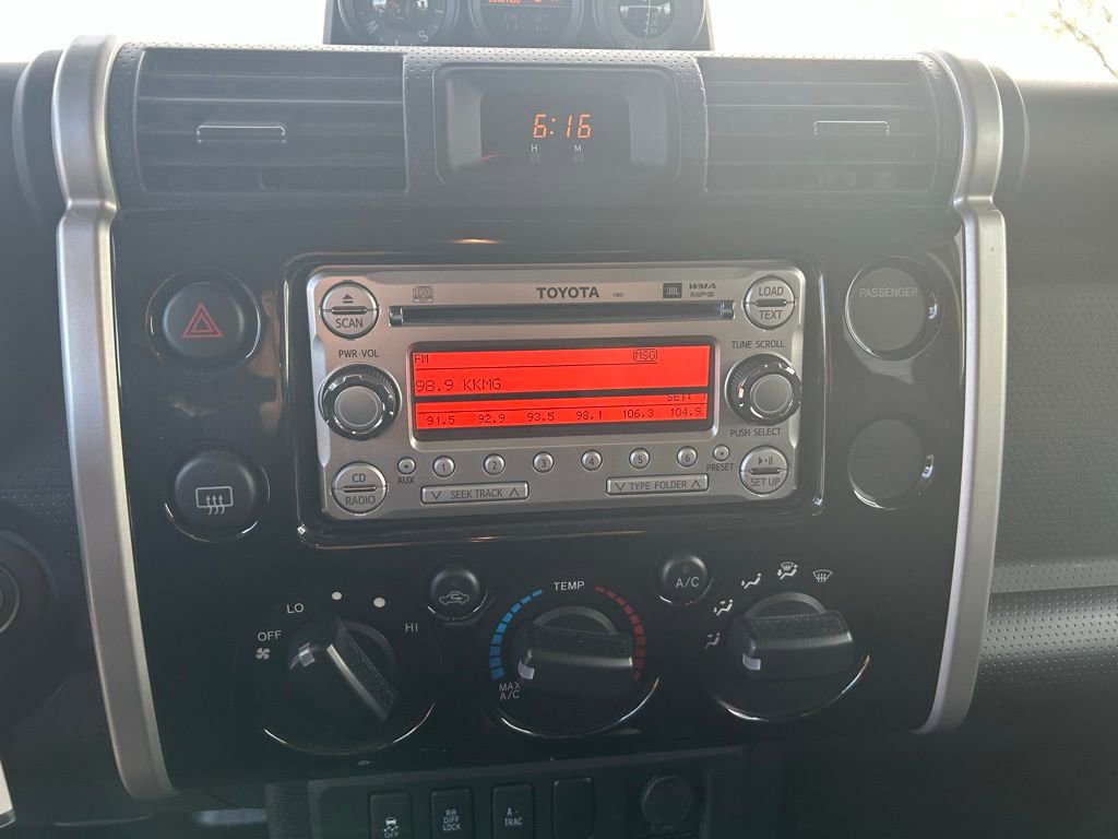 Used 2014 Toyota FJ Cruiser 4WD w/ Upgrade Package image 22