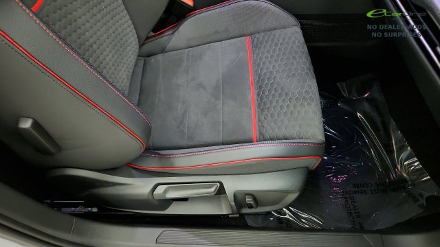 Used 2025 Volkswagen GTI SE FWD image 38