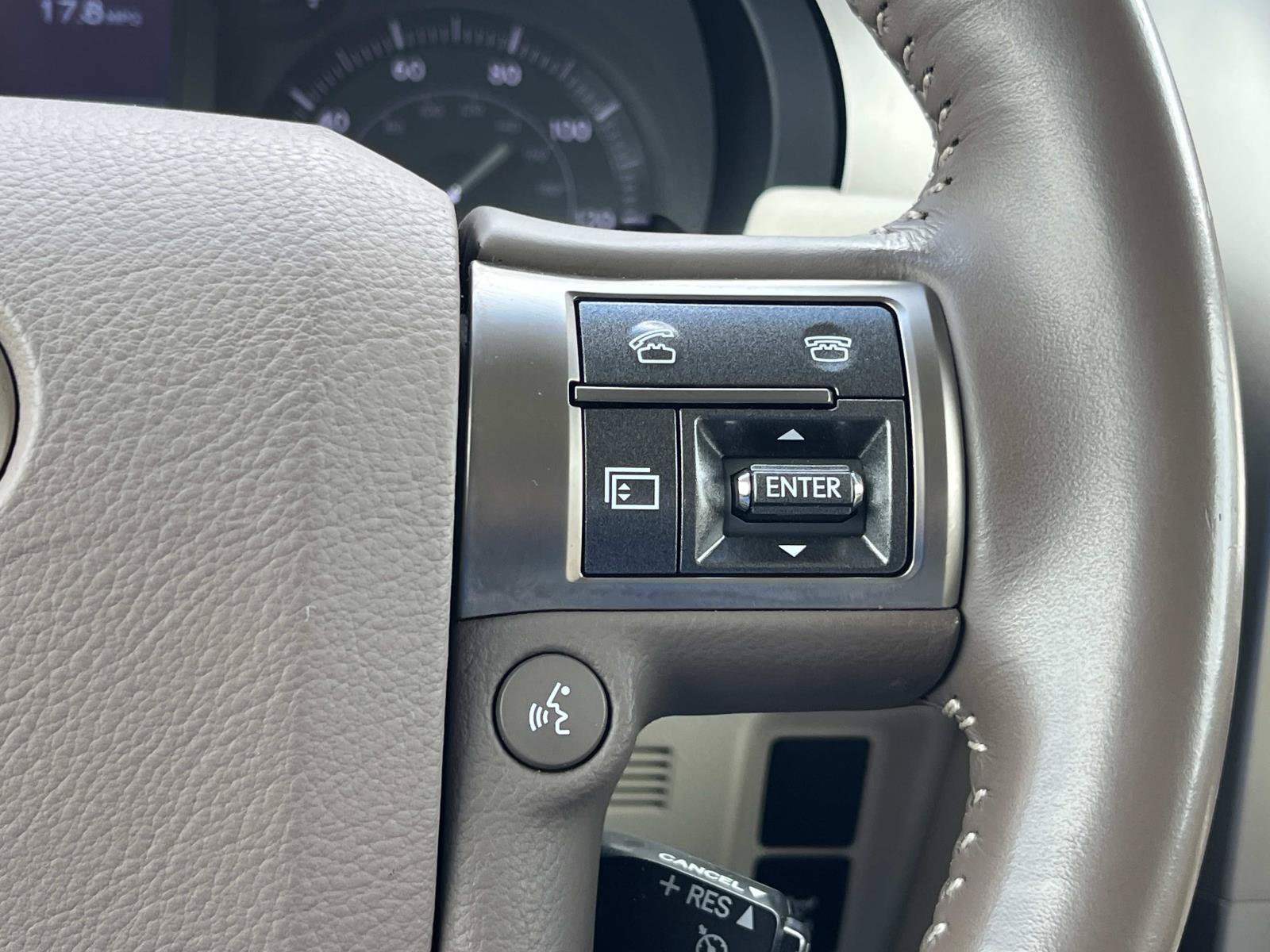 Used 2015 Lexus GX 460 w/ Premium Package AWD/4WD image 29