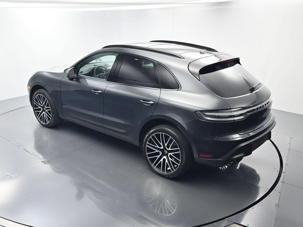 Certified 2026 Porsche Macan AWD/4WD image 36