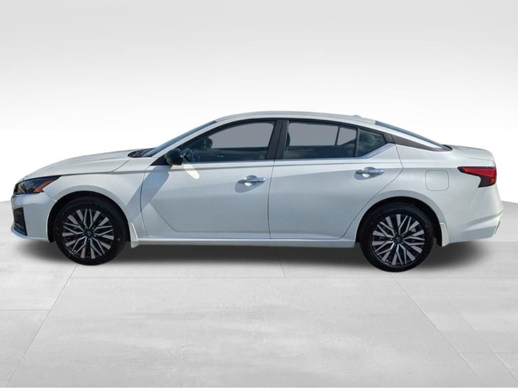 New 2026 Nissan Altima 2.5 SV AWD/4WD image 2
